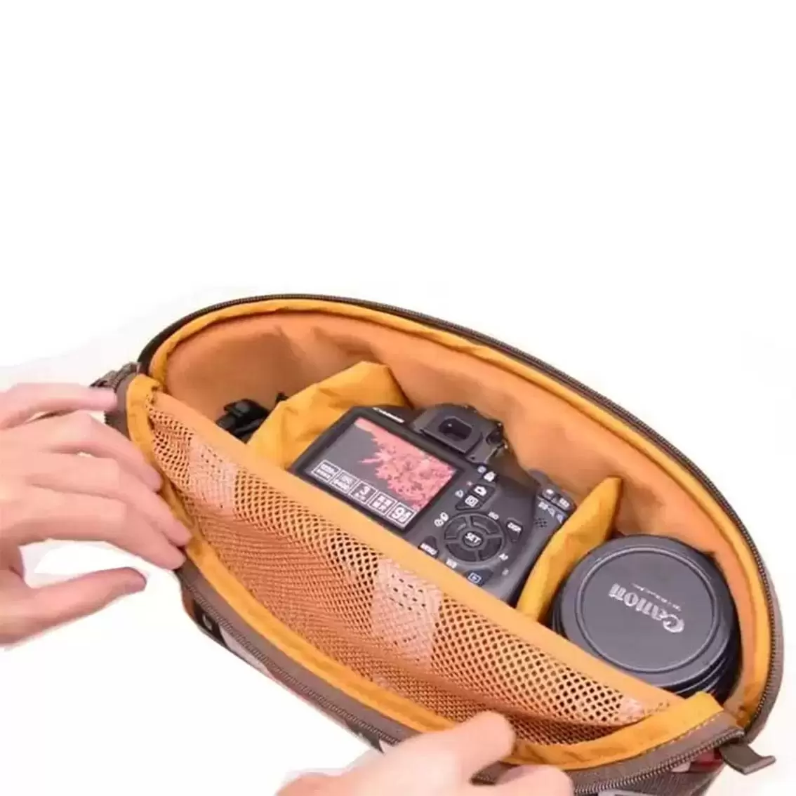 کیف نشنال National Geographic رنگ قهوه ای